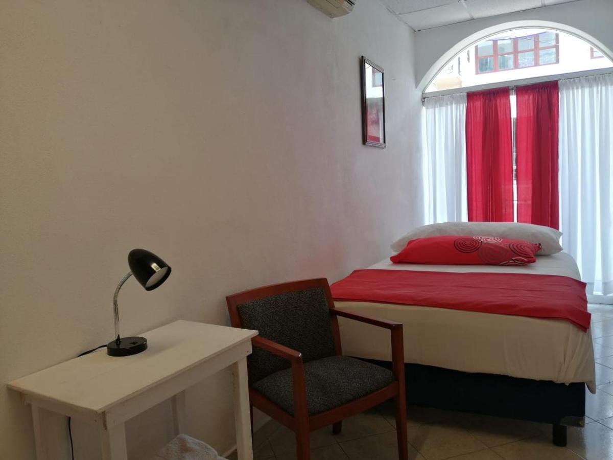 Boutique Basic Hotel Puerto Vallarta Bagian luar foto