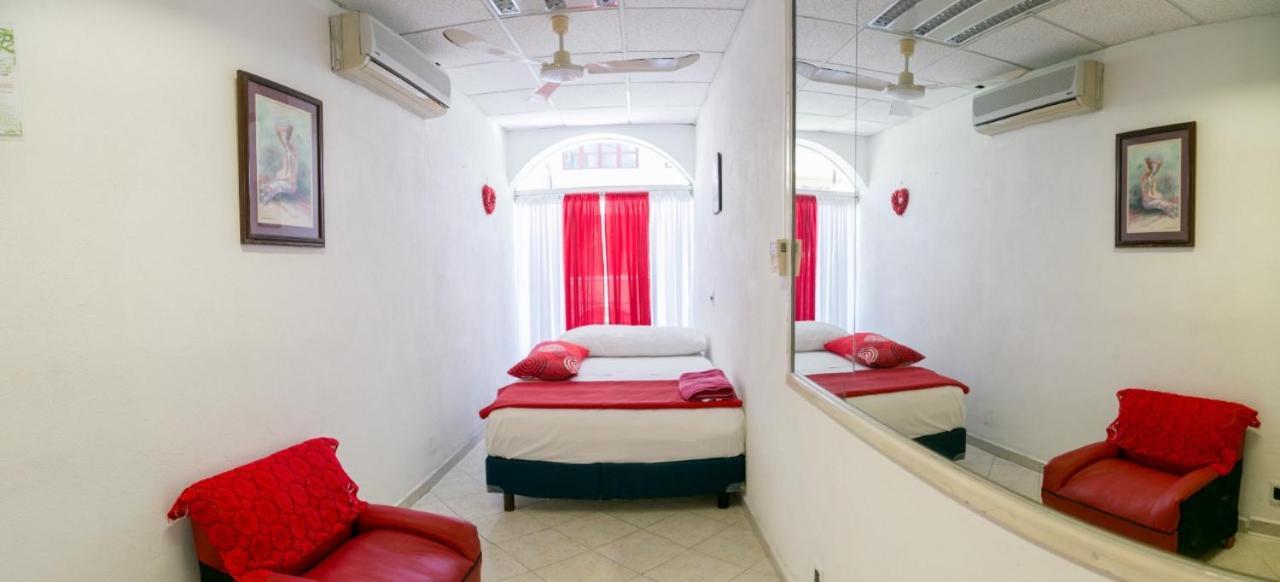 Boutique Basic Hotel Puerto Vallarta Bagian luar foto