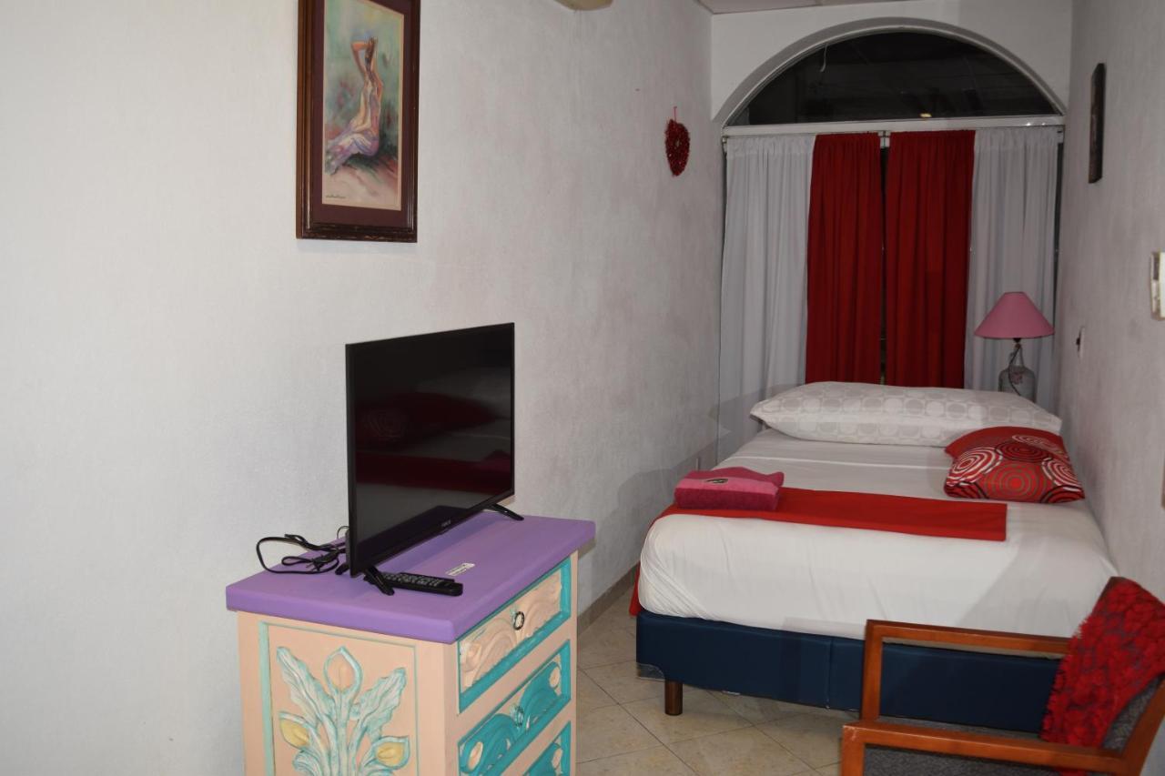 Boutique Basic Hotel Puerto Vallarta Bagian luar foto
